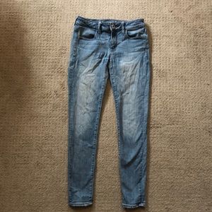 AMERICAN EAGLE light blue skinny jeans